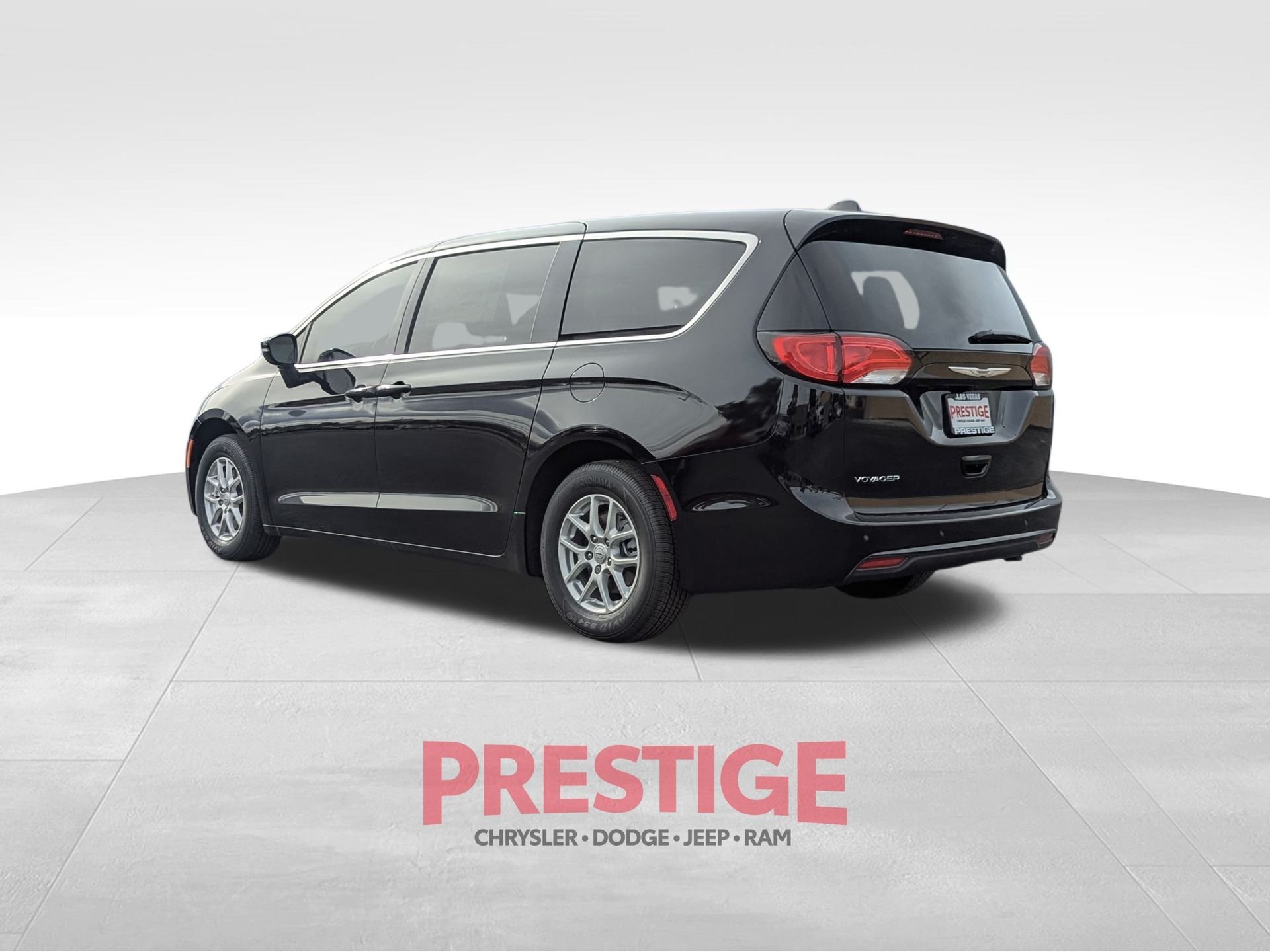 2026 Chrysler Voyager LX - Photo 9