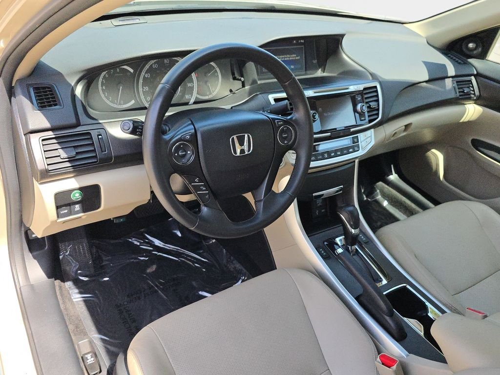 Used 2015  Honda EX-L image 18