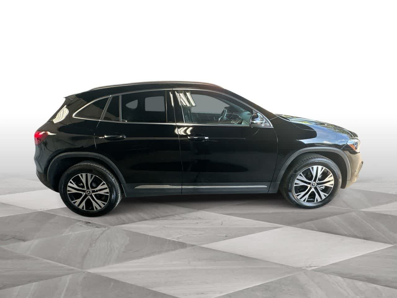 Used 2025 Night Black Mercedes-Benz GLA 250 image 9