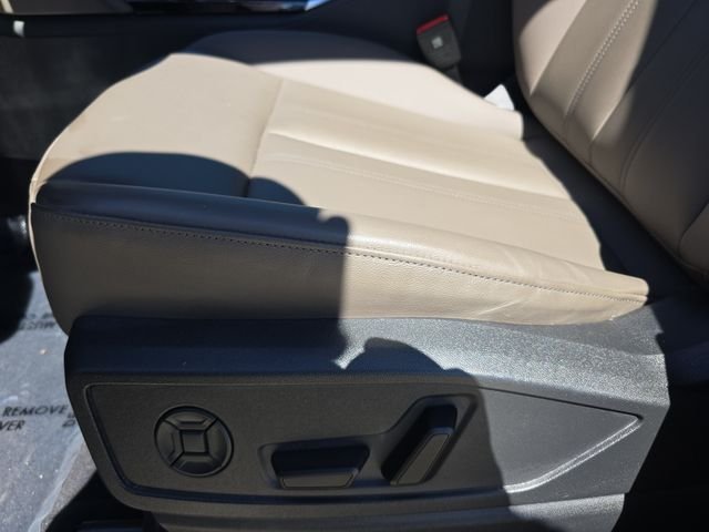 Used 2025 White Audi 2.0T Premium image 32