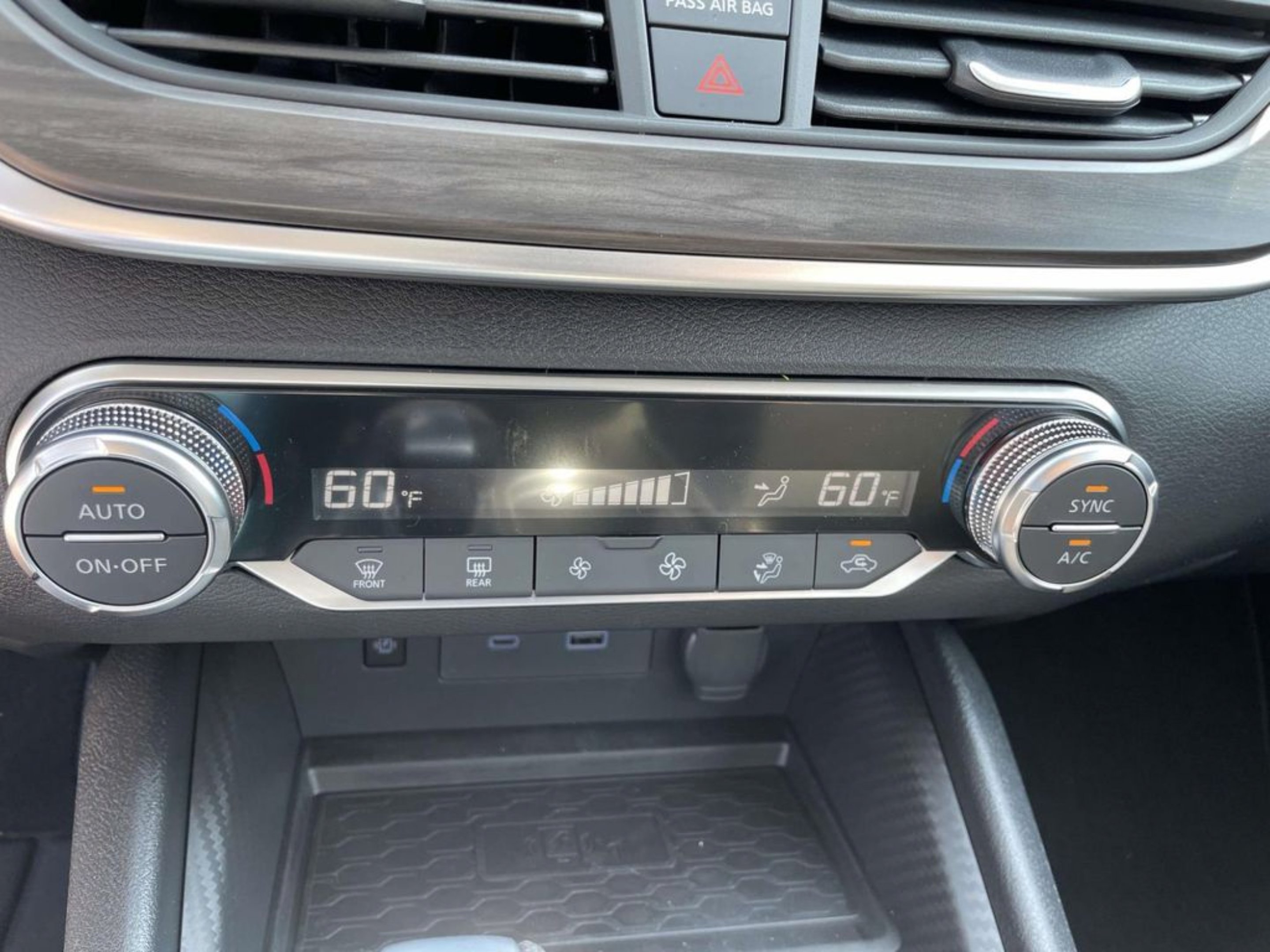 New 2026 Pearl White TriCoat Nissan 2.5 SV image 38