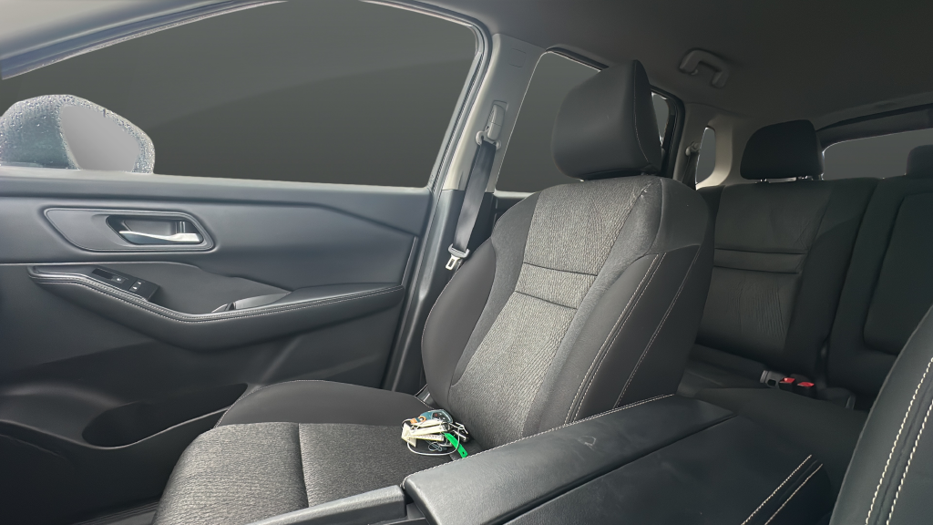 Used 2025 Super Black Nissan SV image 24