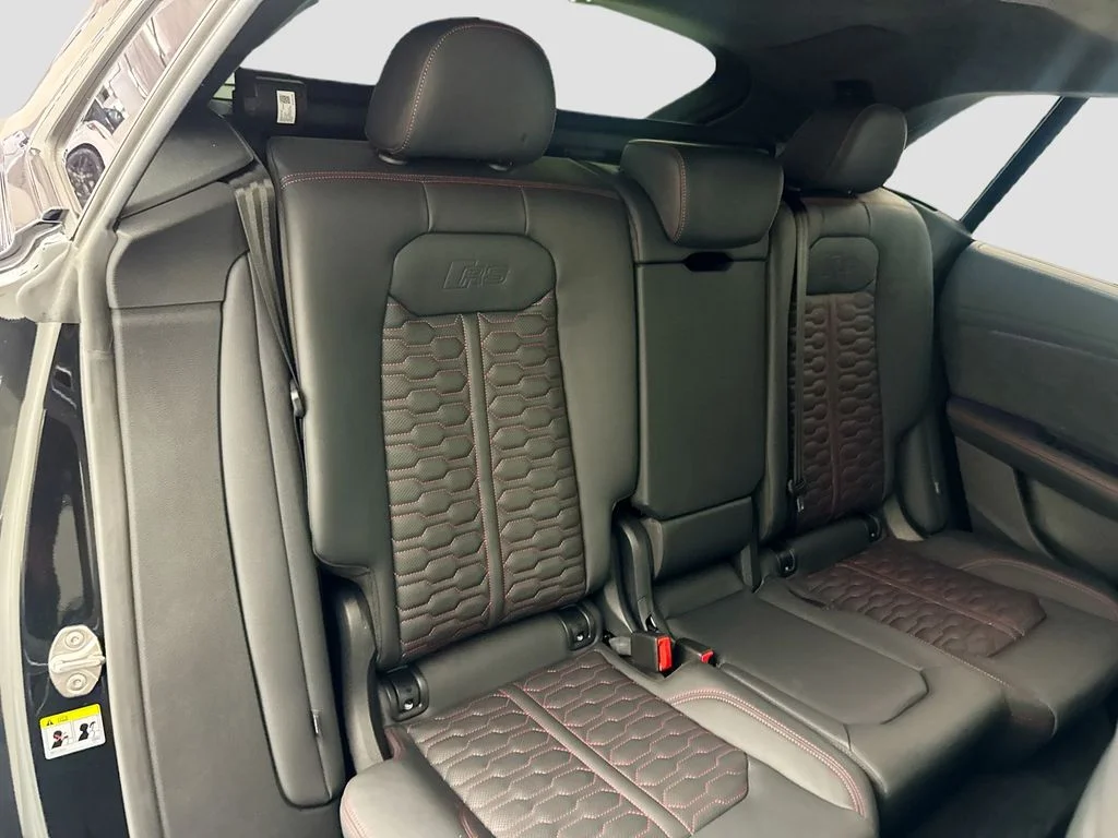 Used 2024  Audi 4.0T image 30