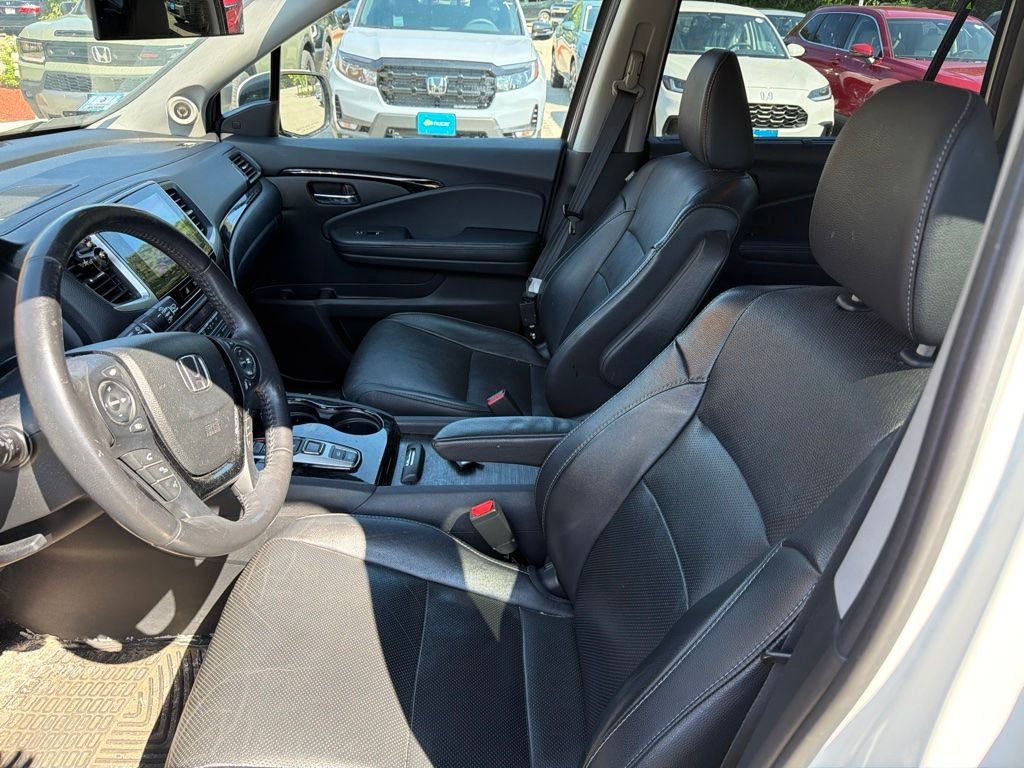 Used 2017 White Honda Elite image 1