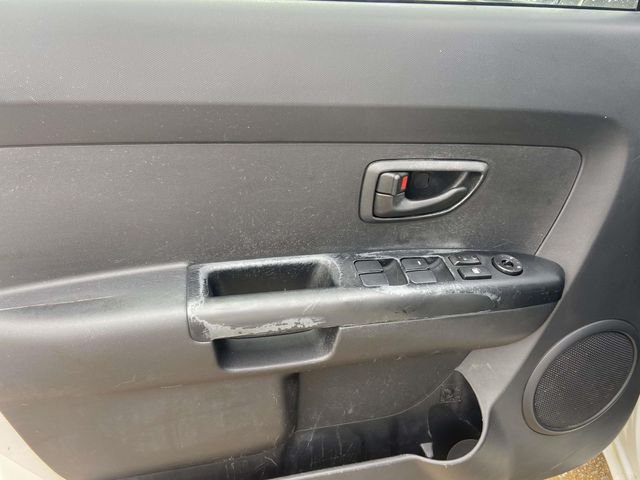 Used 2010 White Kia Plus image 11