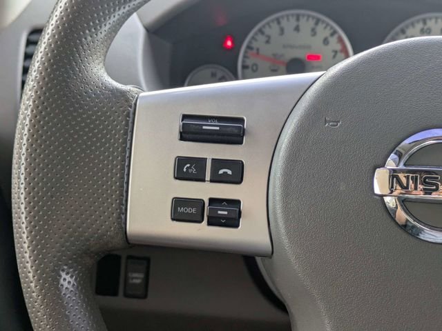 Used 2017 White Nissan Desert Runner image 23