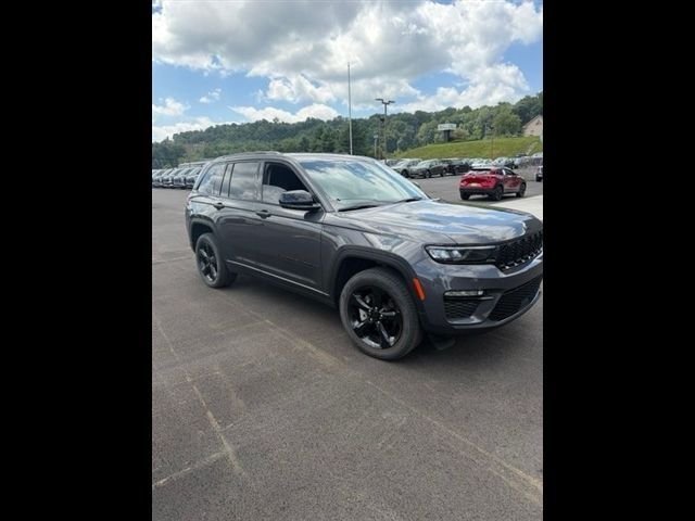 Used 2024 Gray Jeep Limited image 1