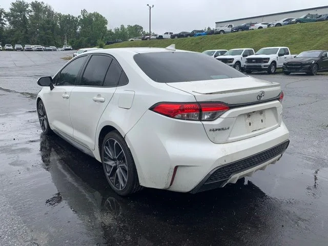 Used 2020 White Toyota SE image 5