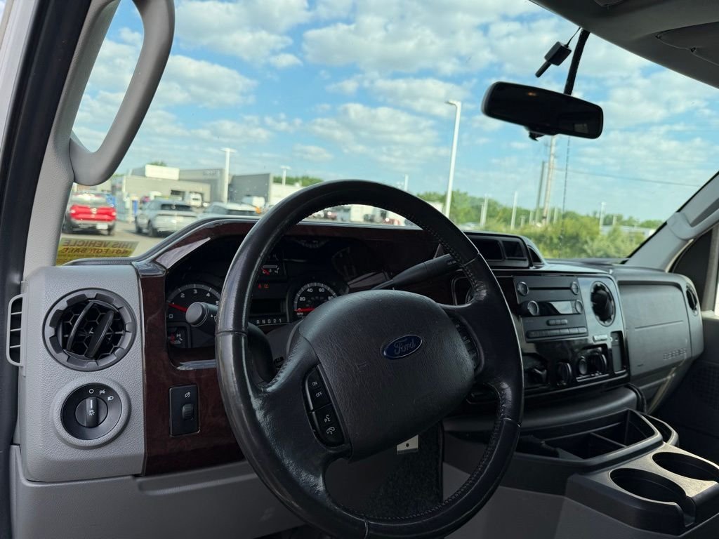 Used 2014  Ford RV image 12