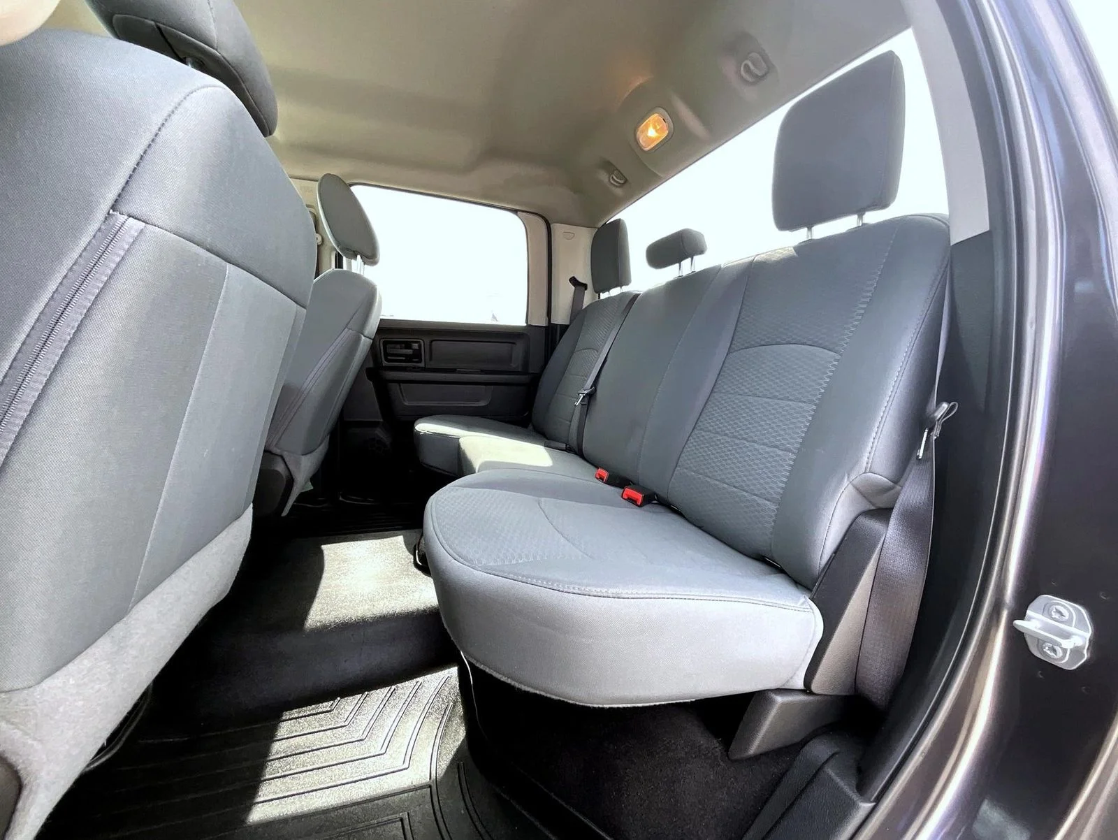Certified Used 2019 Gray Ram Express image 21