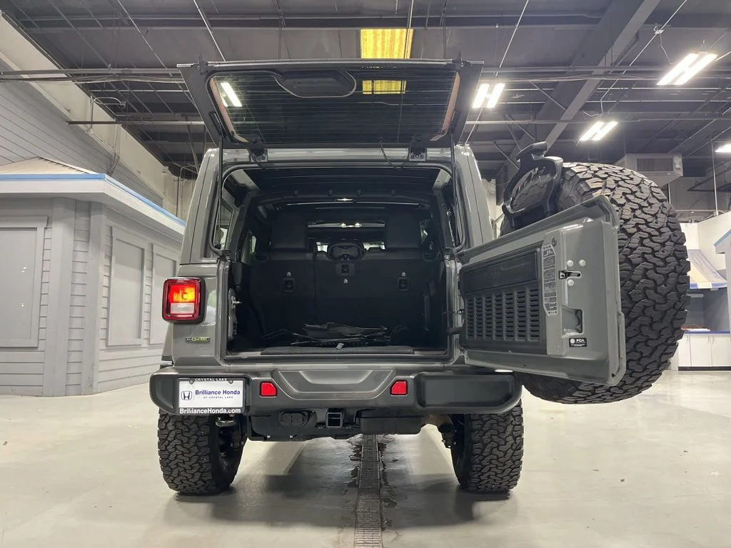 Used 2022 Gray Clearcoat Jeep Unlimited Sahara Altitude image 9