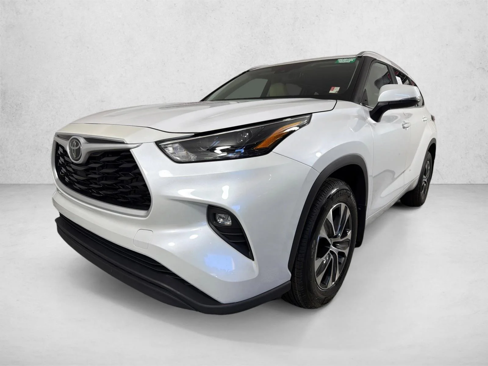 Used 2025 Gray Toyota LE image 8