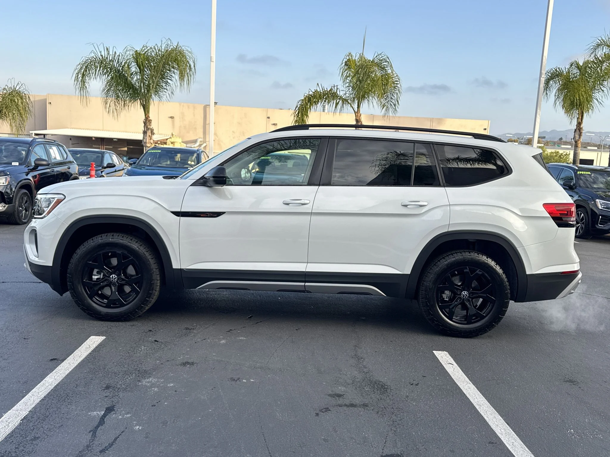 New 2026 Opal White Pearl Volkswagen 2.0T Peak Edition image 5