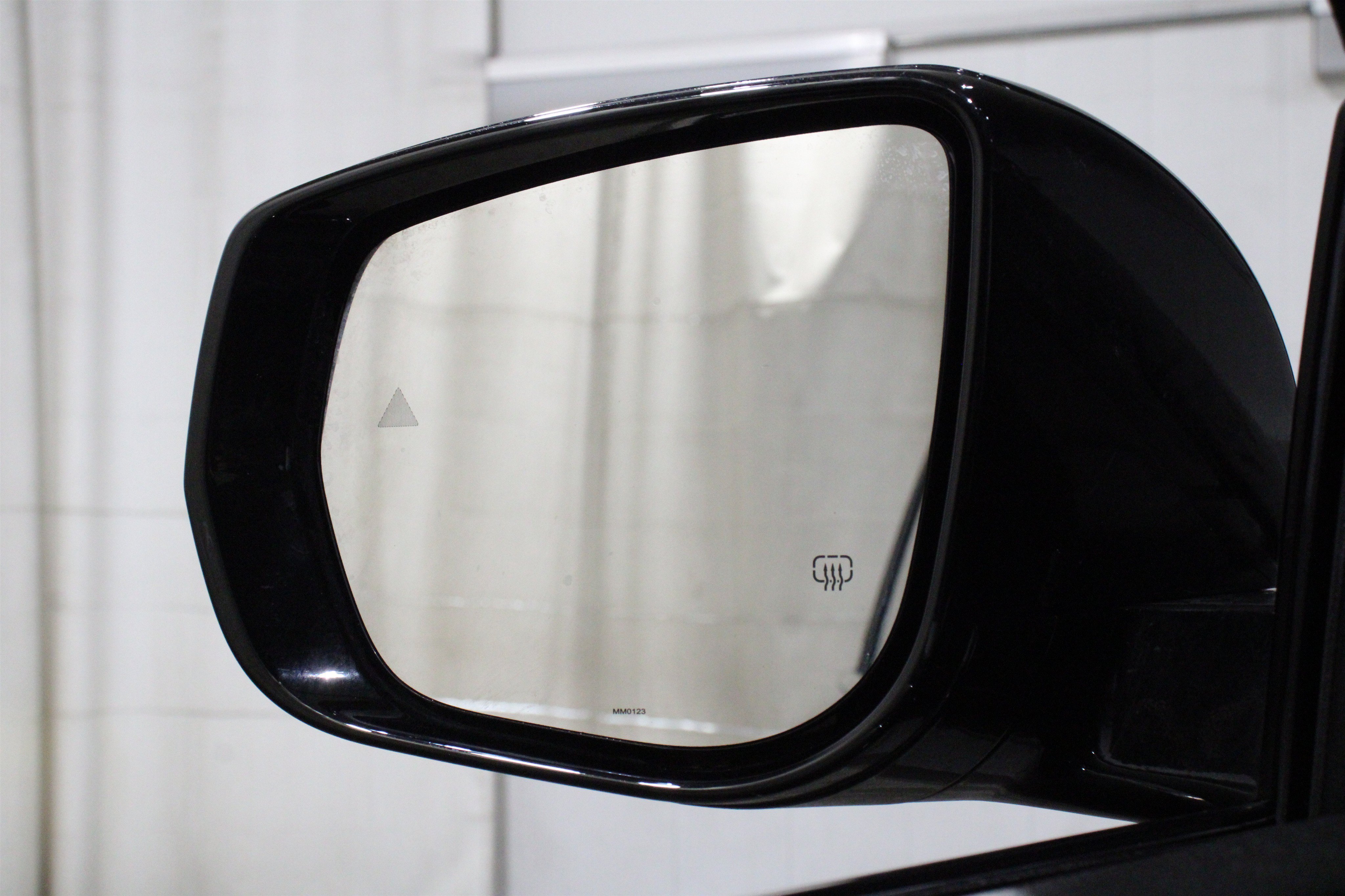 Used 2023 Diamond Black Crystal Pearlcoat Jeep Limited image 12