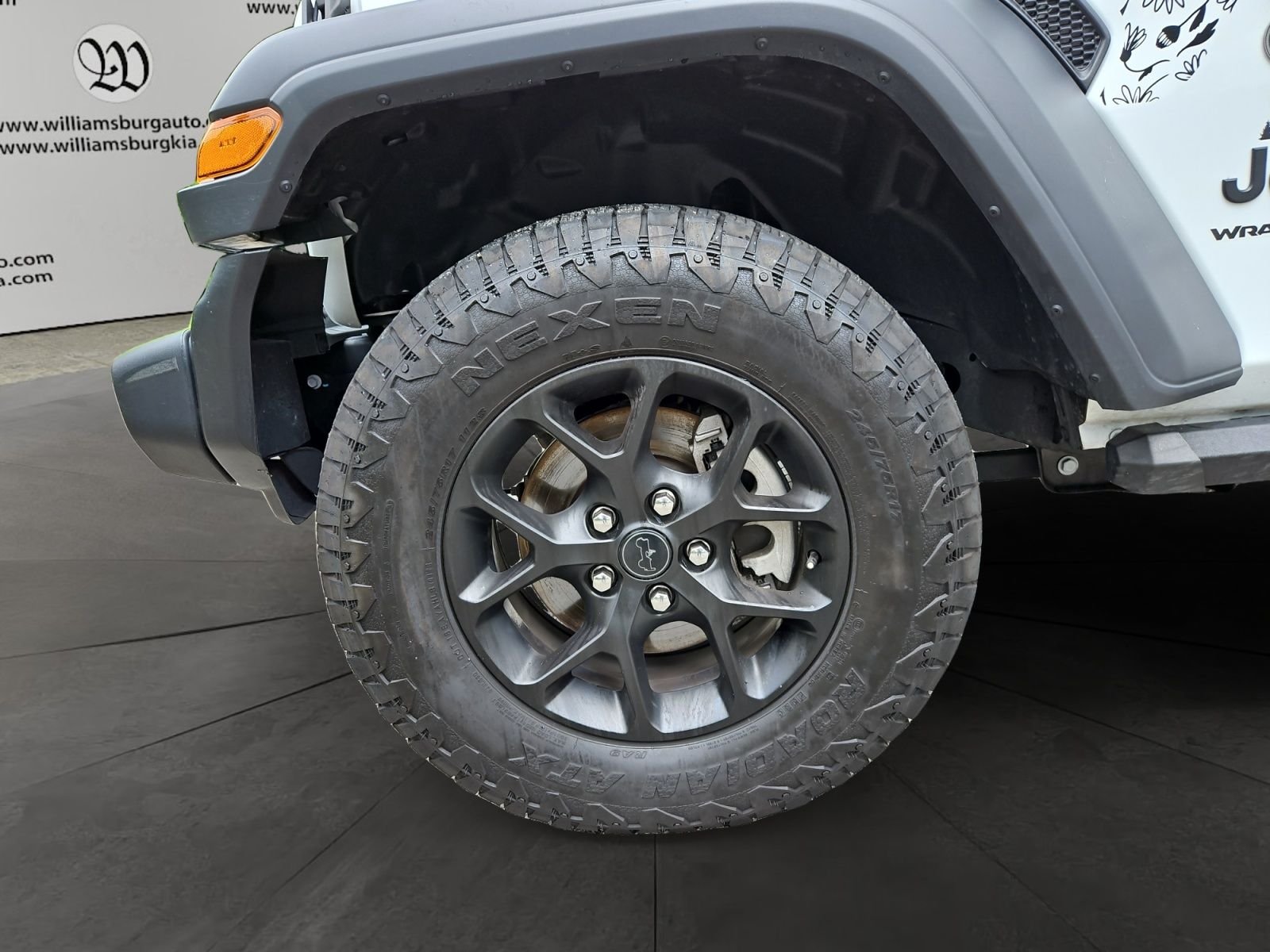 Used 2024 White Jeep Sport S image 14