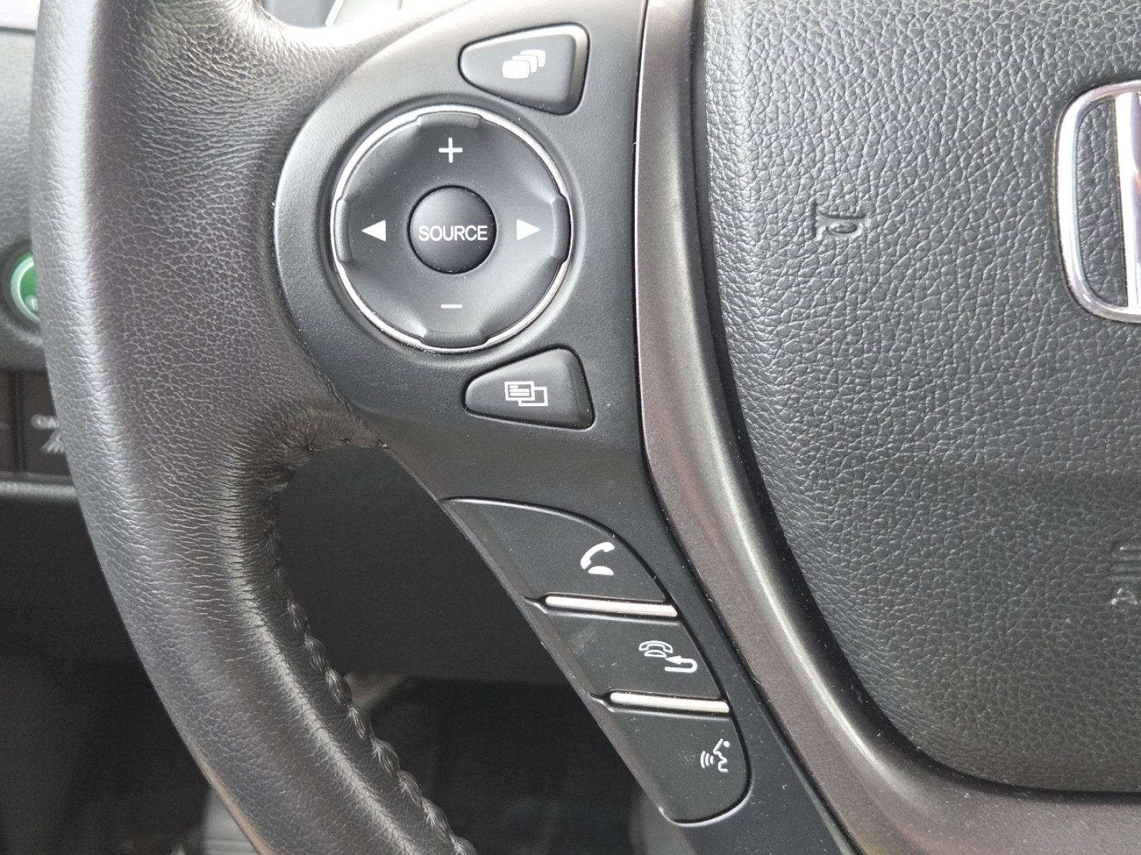Certified Used 2023 Modern Steel Metallic Honda RTL image 13
