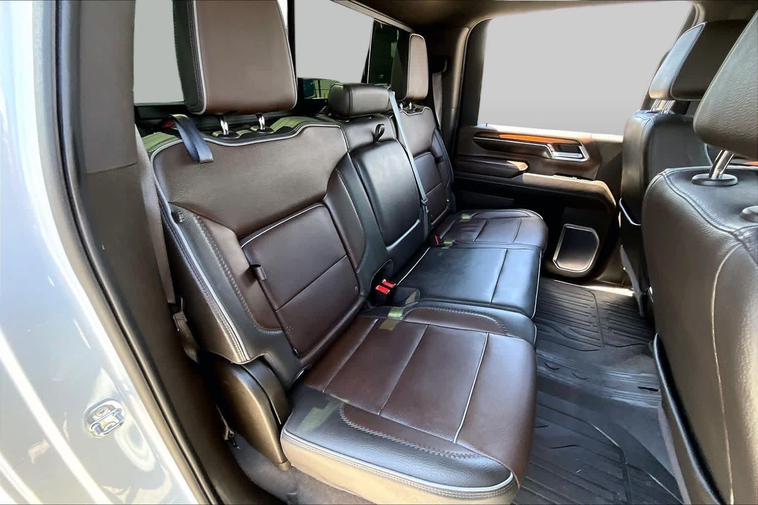 Used 2024 White Frost Tricoat GMC Denali image 19