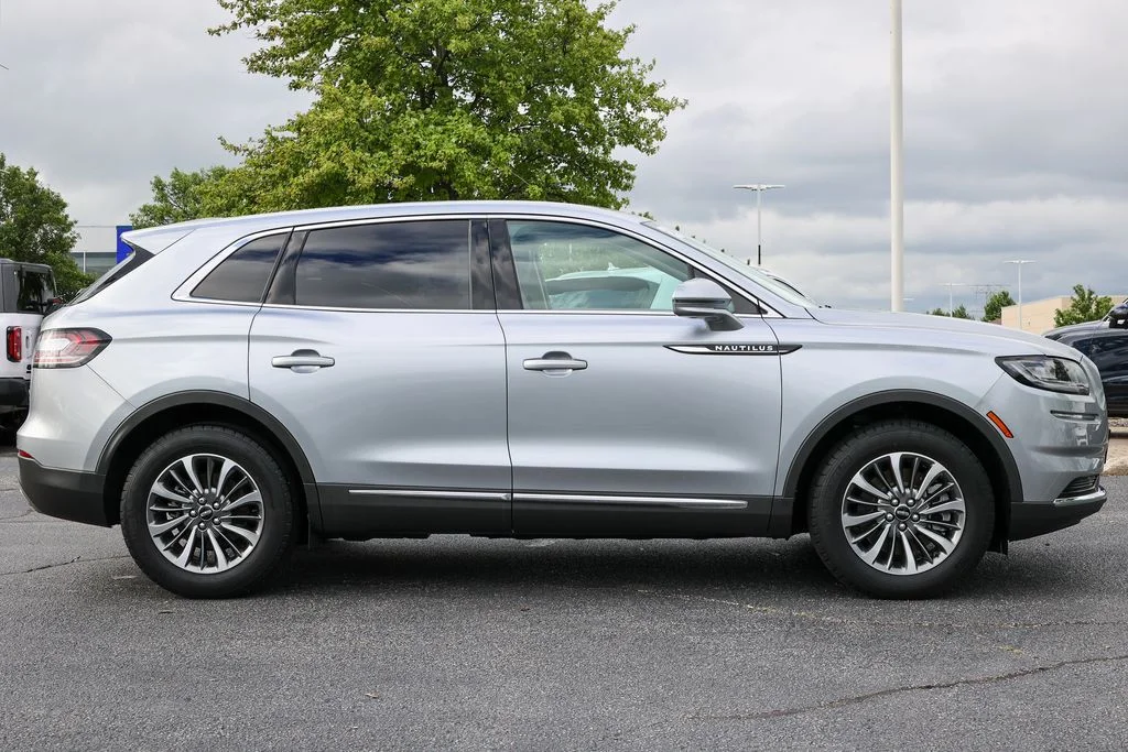 Certified Used 2023 Silver Lincoln Standard image 29