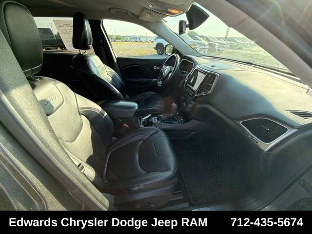 Used 2019 Gray Jeep Limited image 31