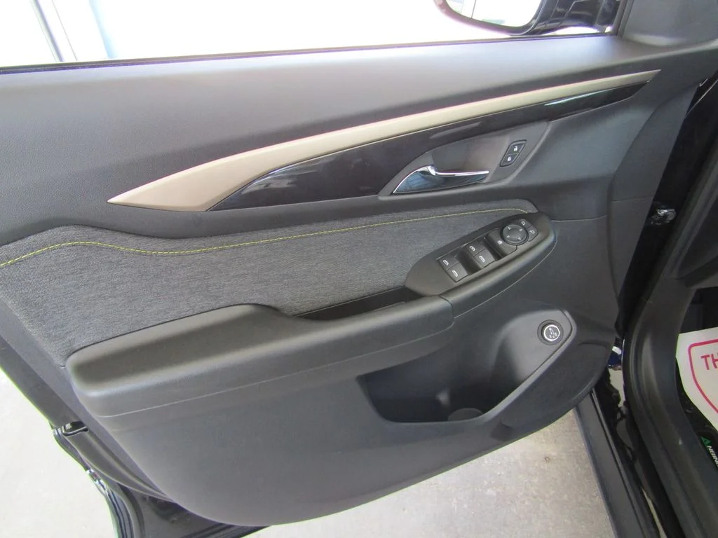 Used 2025 Black Chevrolet ACTIV image 22