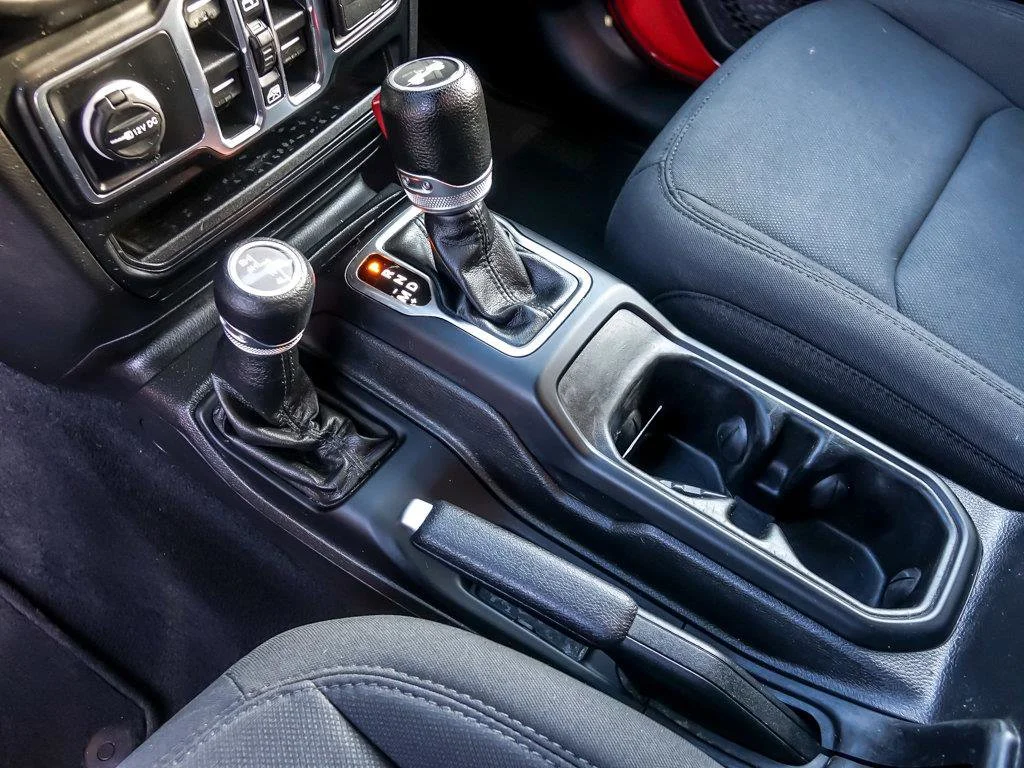 Used 2022 Firecracker Red Clearcoat Jeep Unlimited Sport S image 21