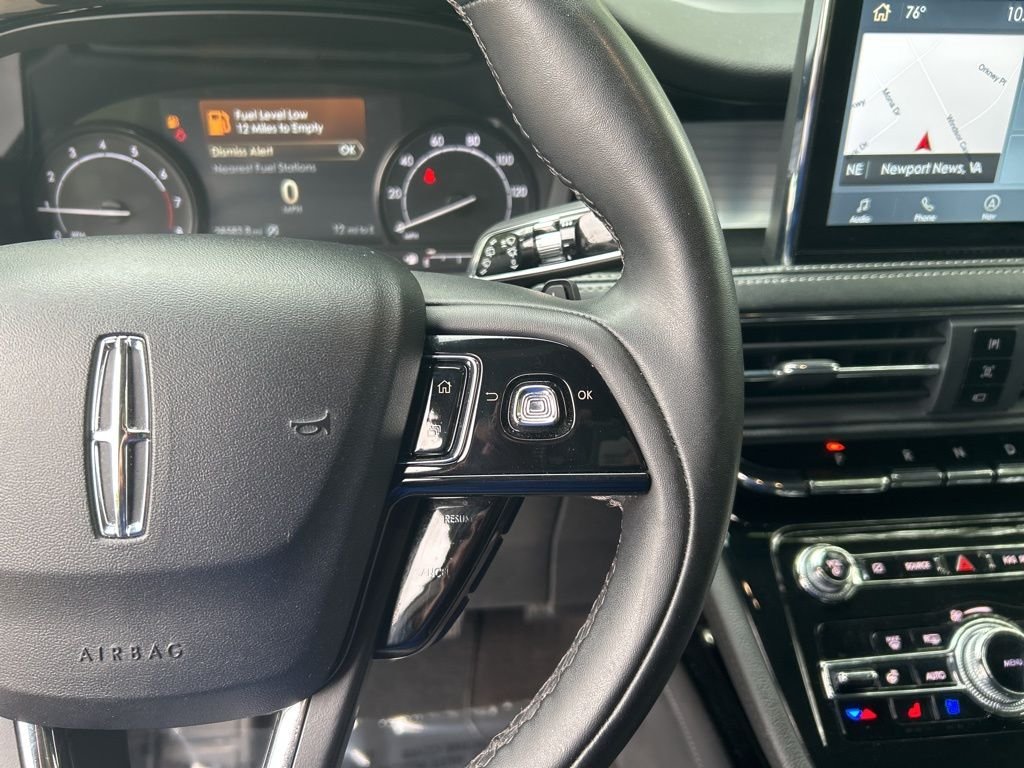 Used 2022 Gray Lincoln Standard image 22