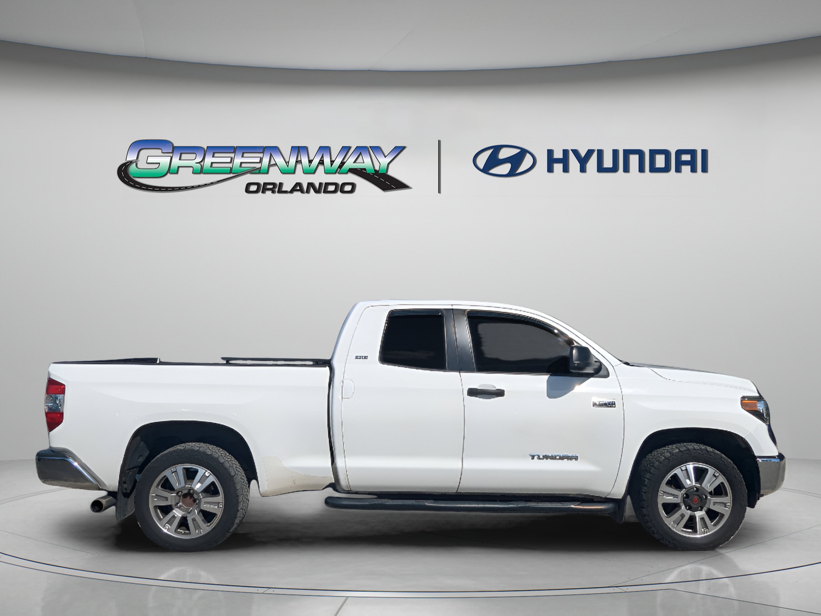 2020 Toyota Tundra SR5 - Photo 10