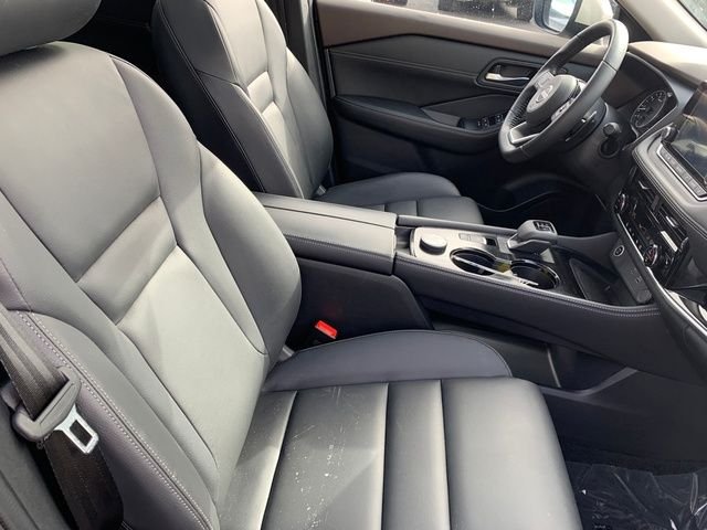 Used 2023 Gold Nissan SL image 11