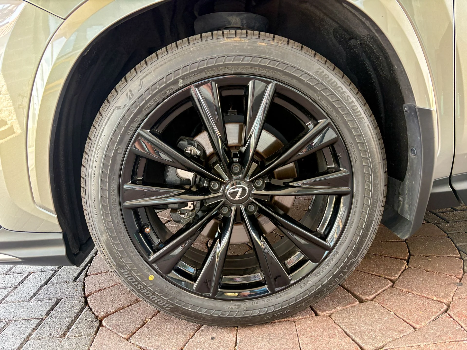 Used 2024 Silver Lexus 350 F SPORT Handling image 34