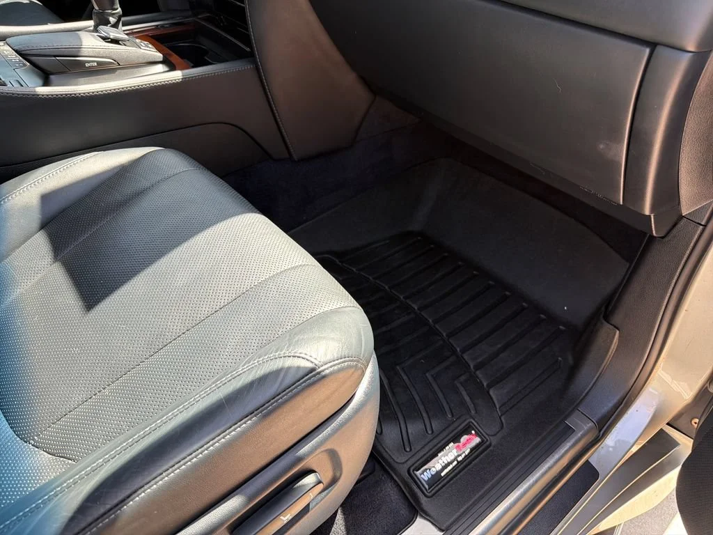 Used 2017  Lexus LX 570 image 43