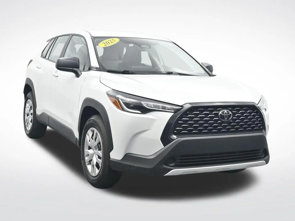 Used 2025 Beige Toyota L image 3