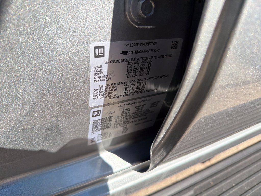 Used 2025 Silver GMC Elevation image 24