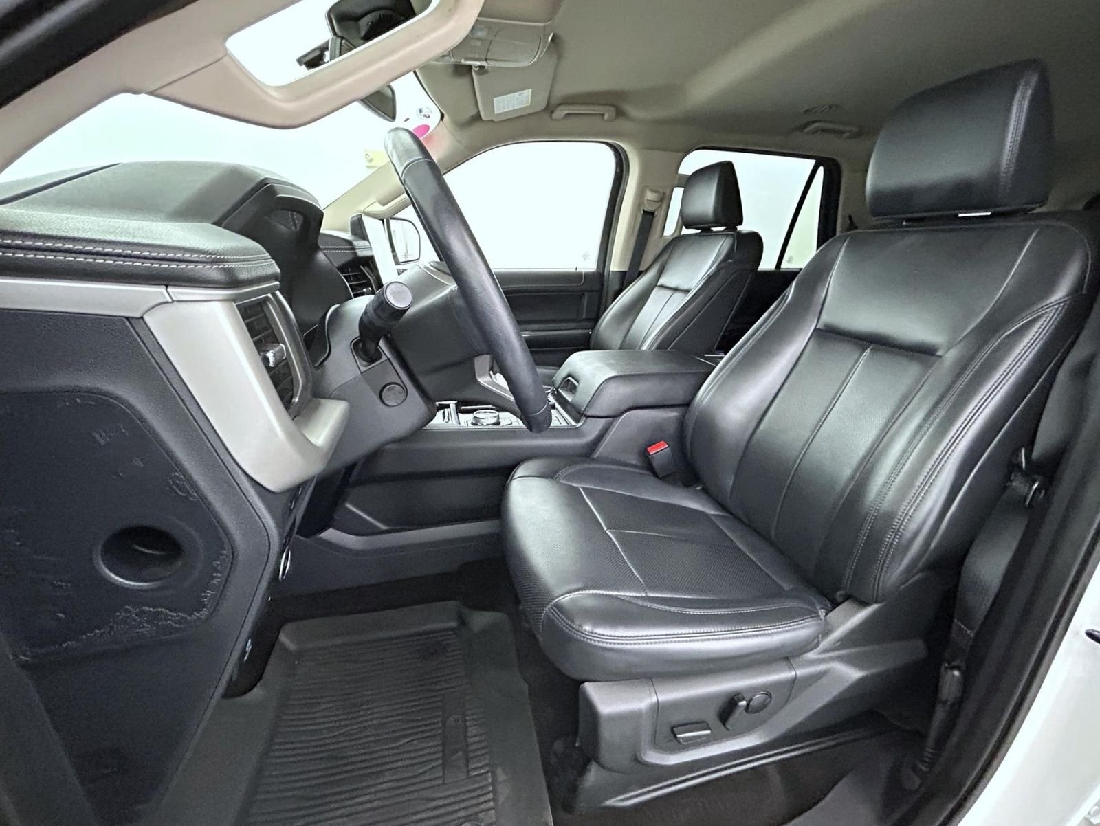 Used 2023 White Ford XLT image 10