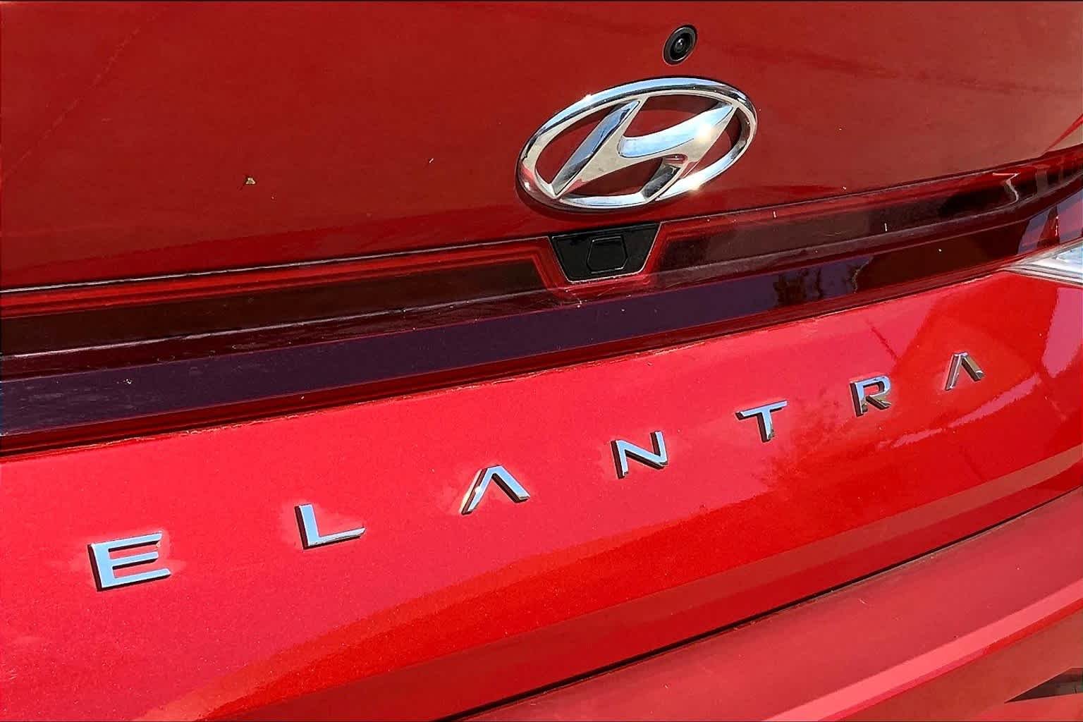 Used 2022 Scarlet Red Pearl Hyundai SEL image 30