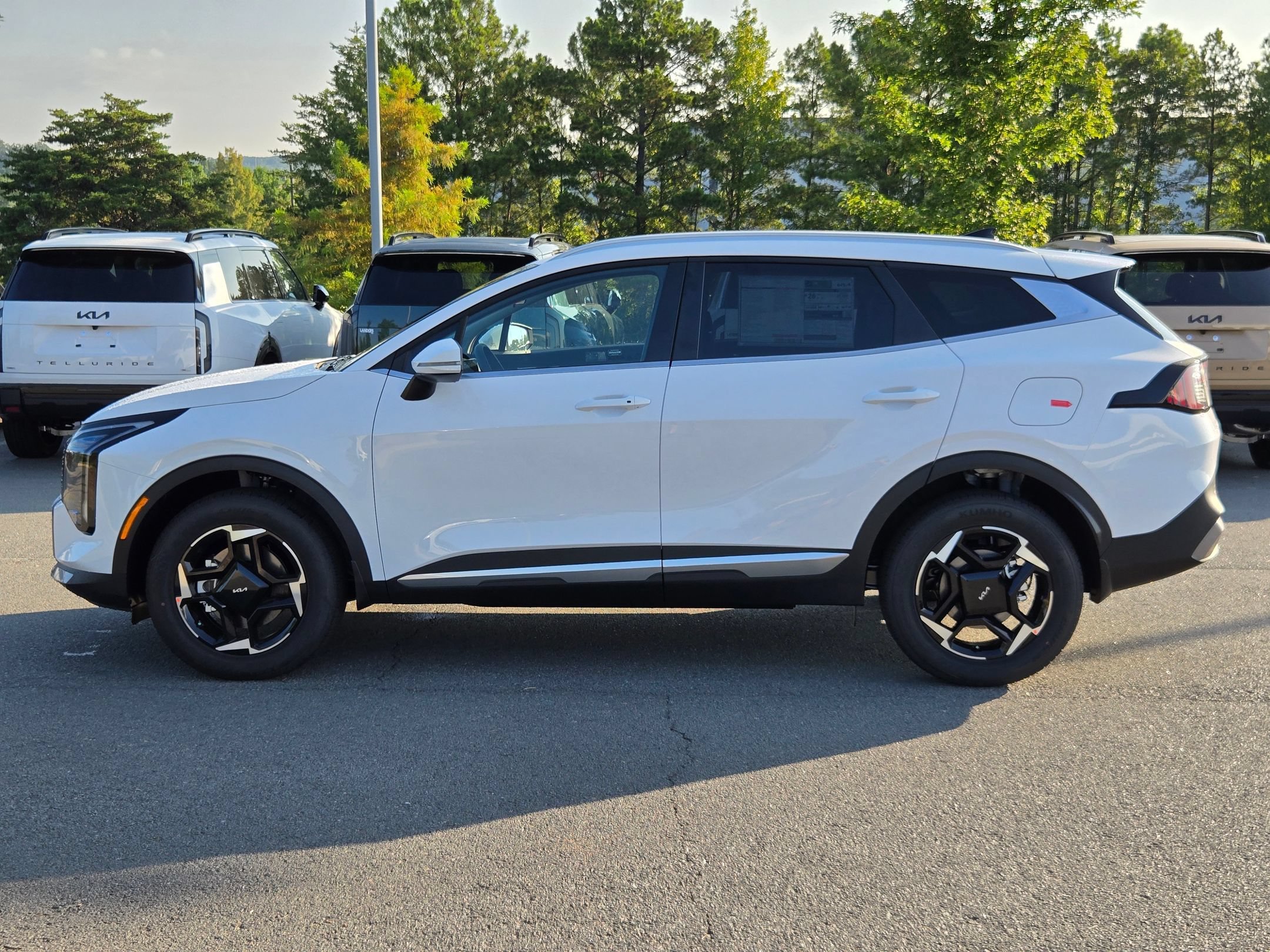 New 2026 Glacial White Pearl Kia EX image 4