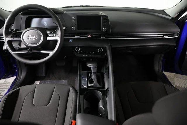 2025 Hyundai Elantra Blue - Photo 57