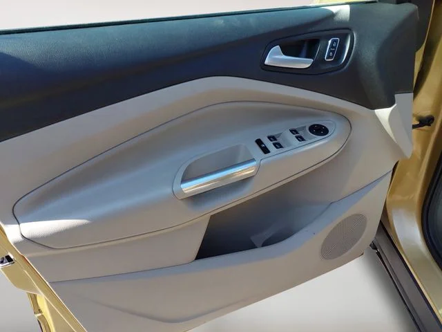 Used 2015 Gold Ford SE image 10