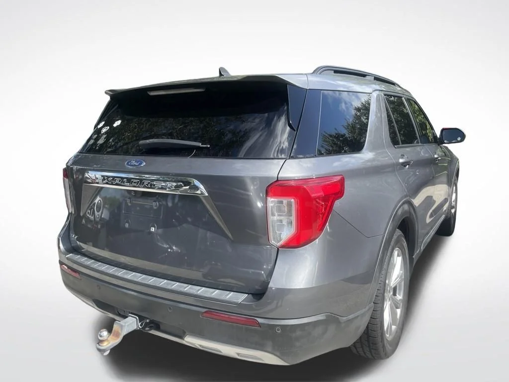 Certified Used 2021 Gray Metallic Ford XLT image 5