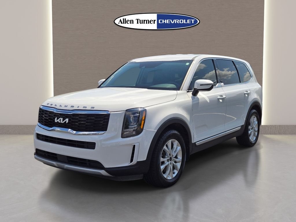 Used 2022 White Kia LX image 3