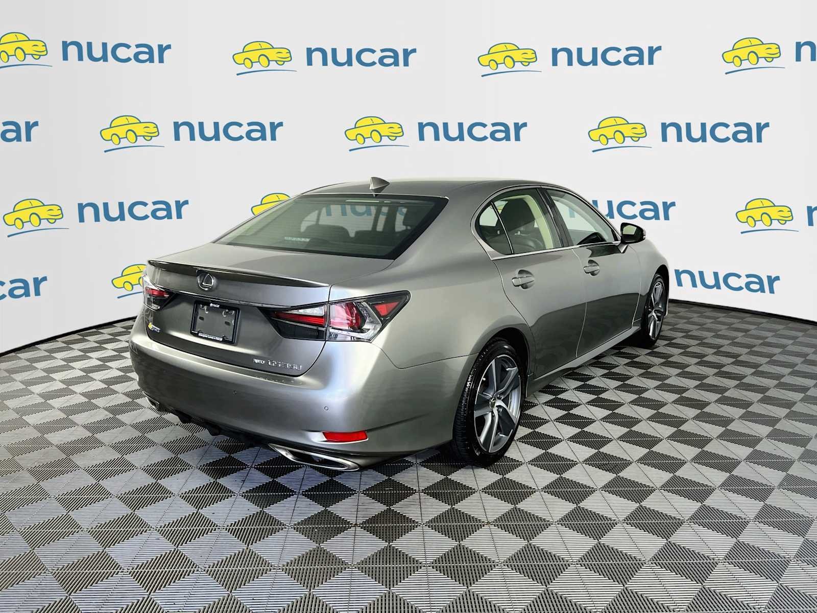 Used 2018 Atomic Silver Lexus  image 7