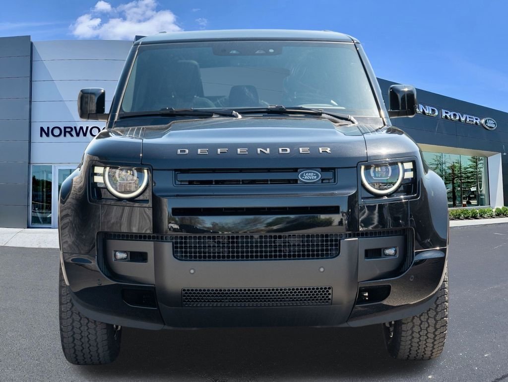 New 2026 Black Land Rover X-Dynamic SE image 2
