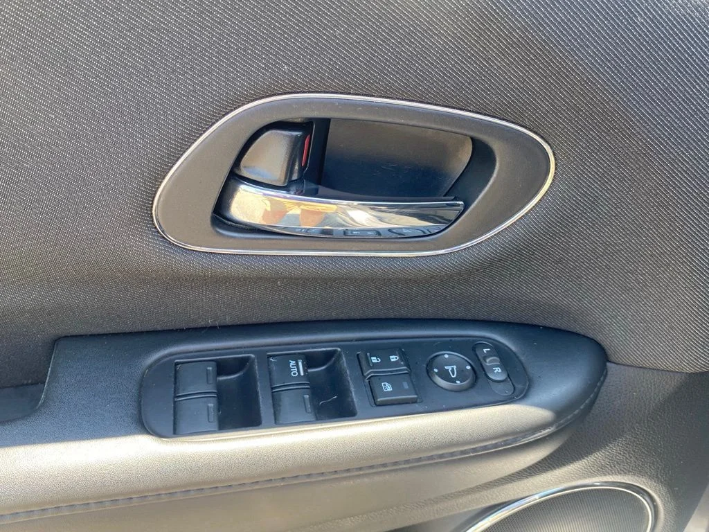 Used 2019  Honda EX image 21