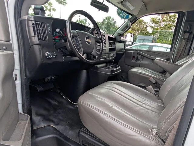 2021 Chevrolet Express Cargo Work Van - Photo 6