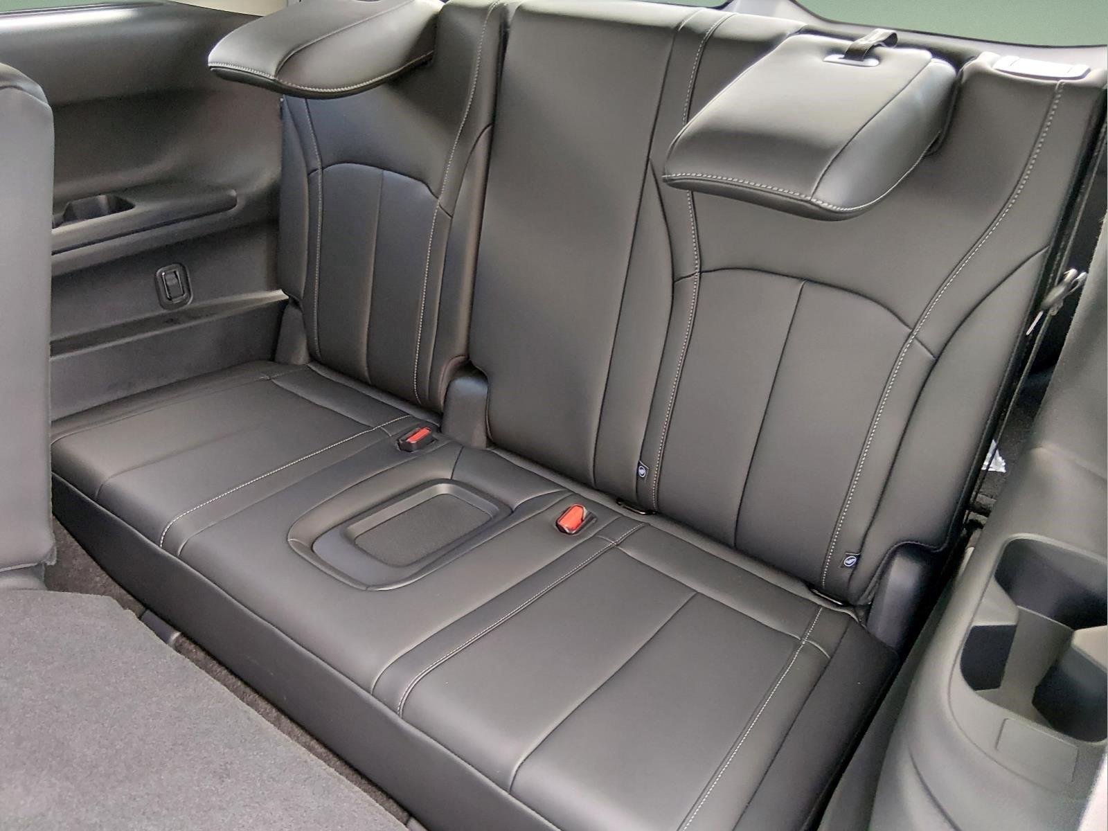 New 2027 GRAPHITE SHADOW INFINITI Luxe AWD image 15