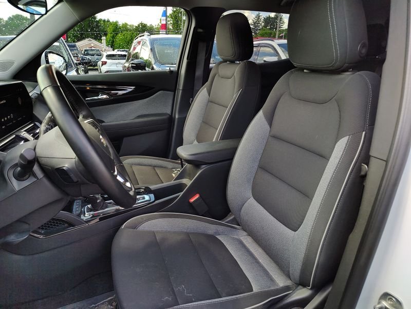 Used 2024 White Chevrolet LT image 9