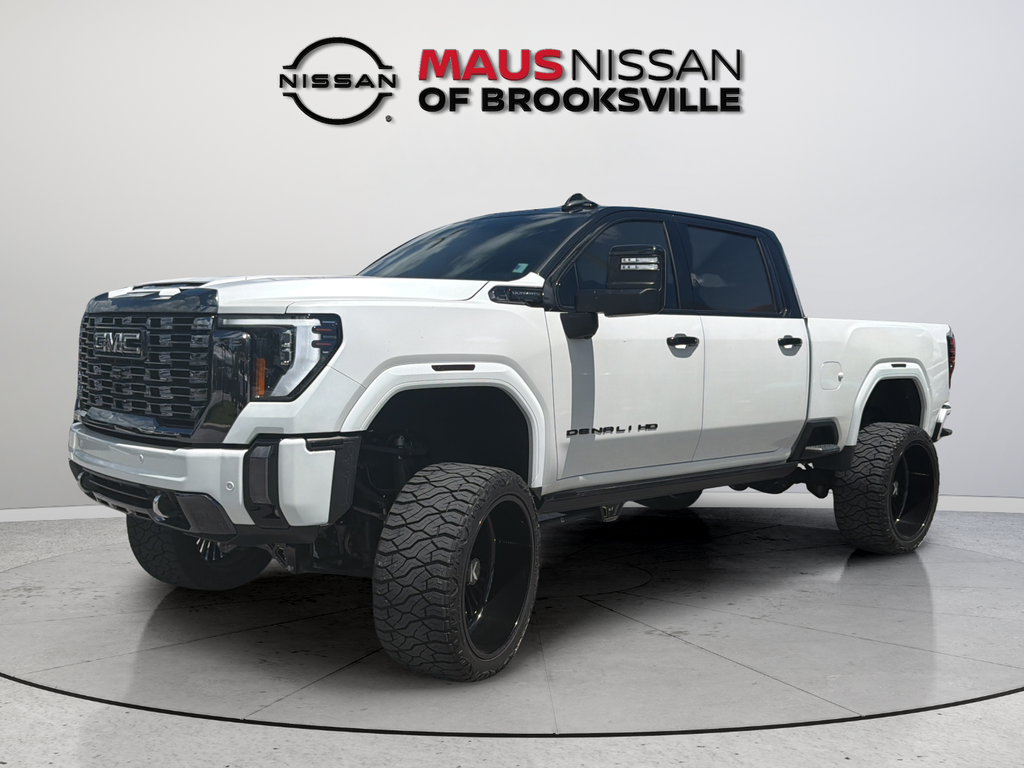Used 2024 White GMC Denali Ultimate image 5