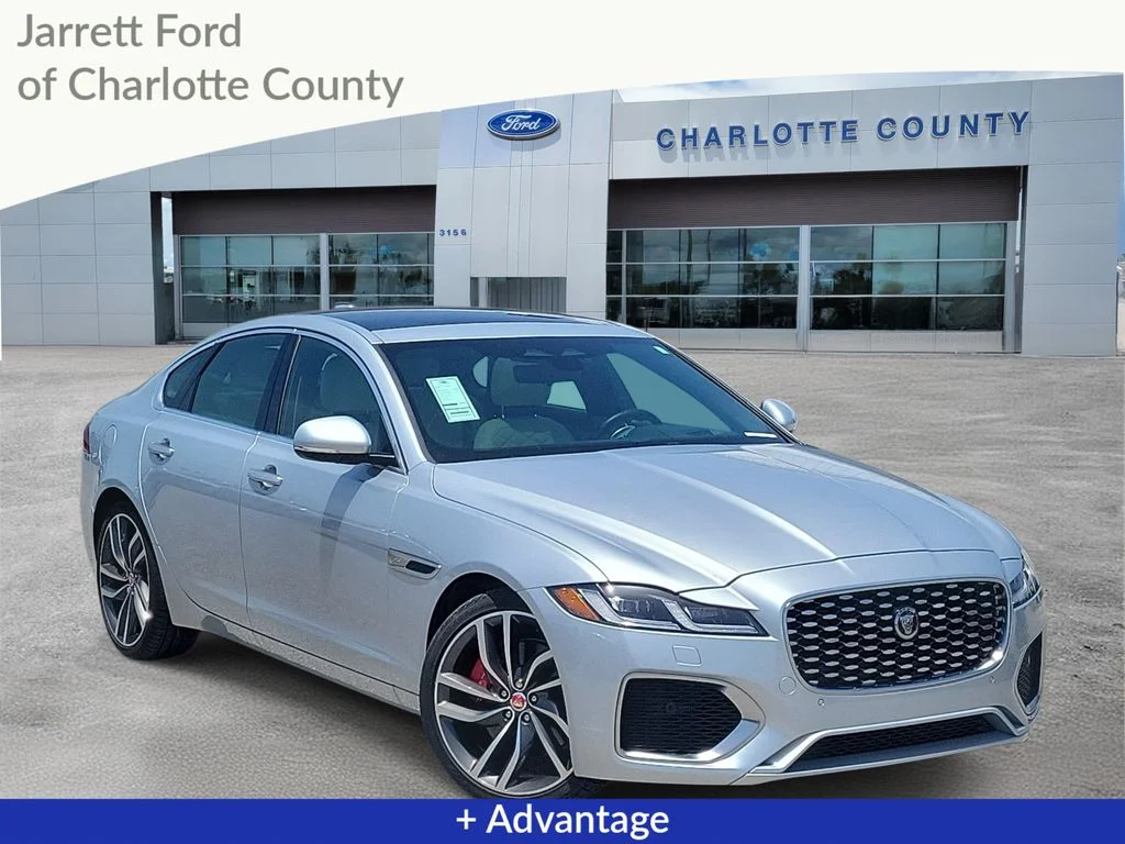 Used 2022 Silver Jaguar SE image 1
