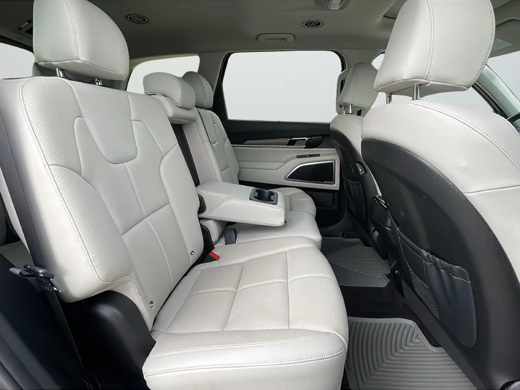 Used 2022 Gray Kia EX image 25