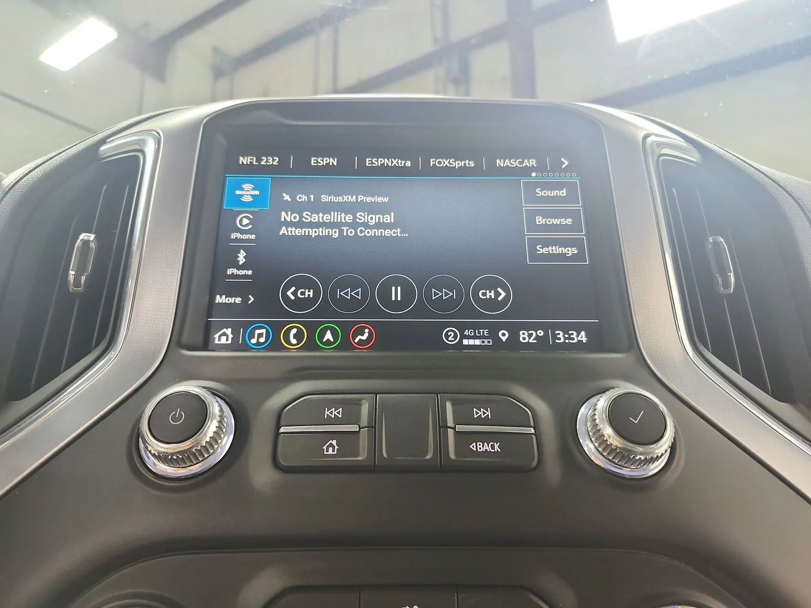 Used 2021 Quicksilver Metallic GMC SLT image 30
