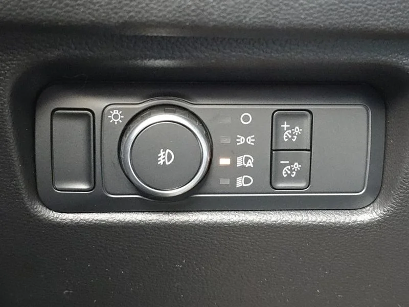 New 2025 Shadow Black Ford XLT image 12